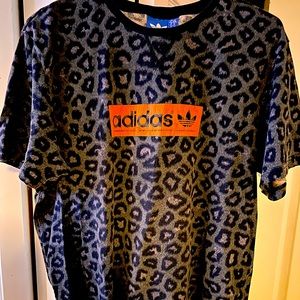 Xl leopard print adidas tee shirt used like new rarely worn